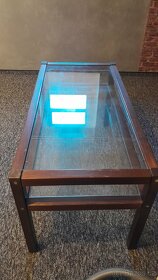 Konferenční stolek masiv+sklo - 3