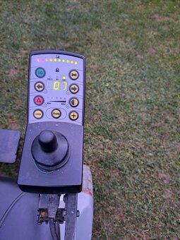 Elektrický invalidní vozík - 3