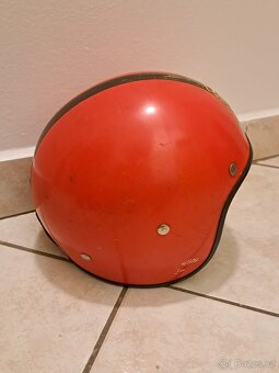 Přilba na veterána, retro přilba- KOVONA KARVINÁ- červená - 3