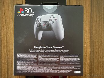 PlayStation 5 DualSense 30th Anniversary Limited Edition - 3