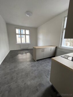 Pronájem zrekonstruovaného bytu 2+kk, 43 m² – Přísečnická 65 - 3