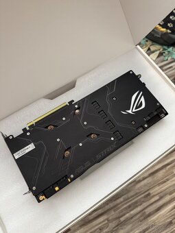 ASUS GeForce GTX 1080 ROG STRIX A8G Gaming - 3