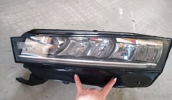 Světlo Škoda Octavia IV 5E4941015 levé - 3