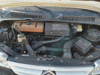 Citroen jumper 2.2 HDI poškozený motor - 3