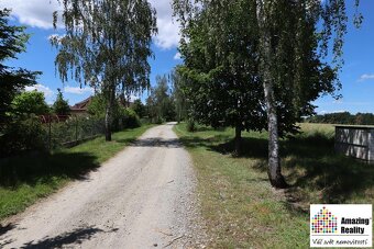 Prodej pozemku o celkové výměře 6.704 m2, v obci Zvíkovské P - 3