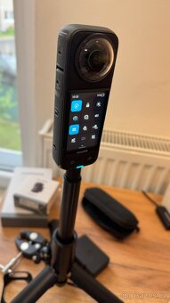 Insta360 X4 s bohatým příslušenstvím - 3