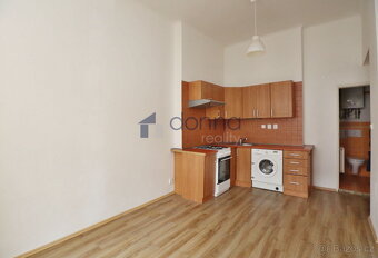 Pronájem bytu 2+kk, 42m2, 3. patro bez výtahu, ul. Plaská, P - 3