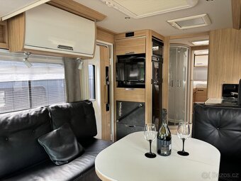 Niesmann + Bischoff 2021 obytný vůz - 3