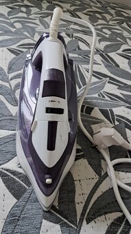 Napařovací žehlička ETA Tiara 0289, téměř nová - 3