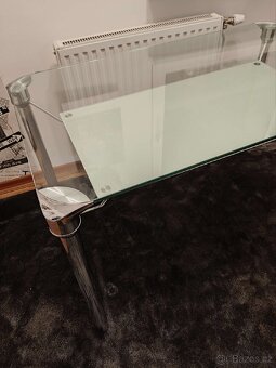 Skleněný jídelní stůl - 3