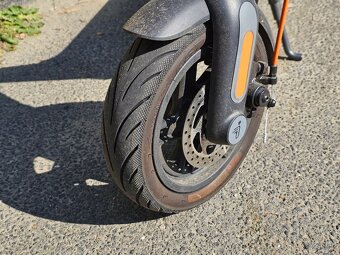 Elektrická koloběžka Ninebot by Segway F2 Pro E - 3