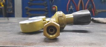 Kyslíkový redukční ventil - 3