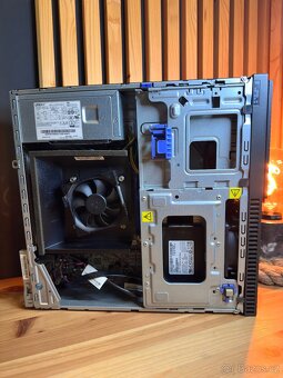 Stolní PC Lenovo ThinkCentre M700 - 3
