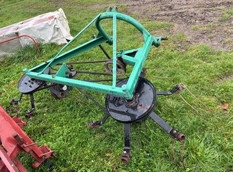 Obraceč sena remenovy - 3