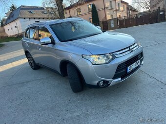Mitsubishi Outlander 3 2015 2.2d 110kw 7mist 4x4 automat kam - 3