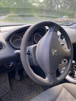 Peugeot na díly nebo opravu - 3