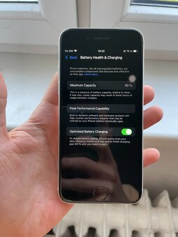 Iphone SE 2. gen 64 gb - 3