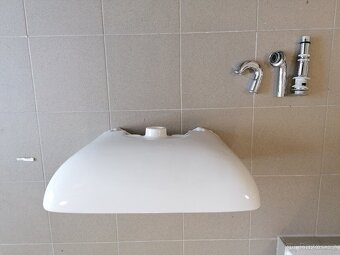 Umyvadlo Ideal Standard 60cm - 3