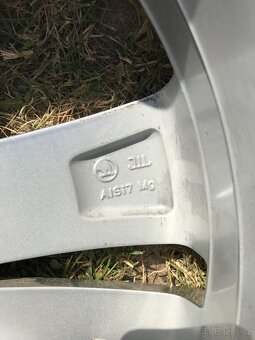 Prodám 1x kolo na Škoda R18 ET43. - 3
