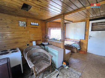 Prodej chaty se zahradou, 448 m², Malá Veleň - 3
