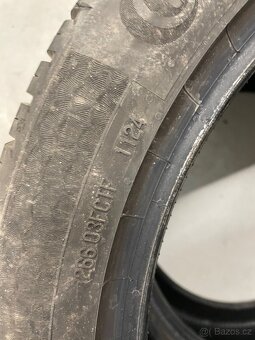 2x celoroční pneu Continental 235/45/18 98Y drobné poškození - 3