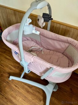Kolébka, postýlka a židlička v jednom Baby Chicco Hug - 3