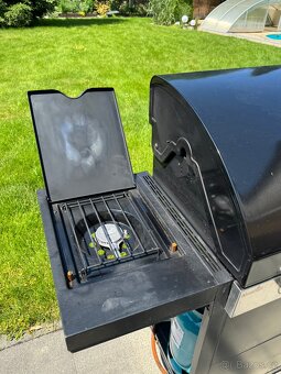 Plynový gril CharBroil - 3