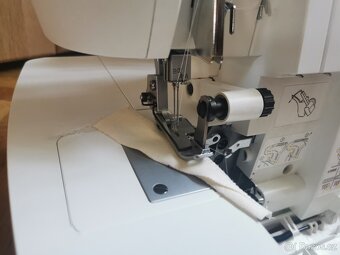 Prodám šicí stroj Singer SE017 - 3