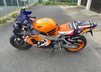 Honda CBR 929rr - 3