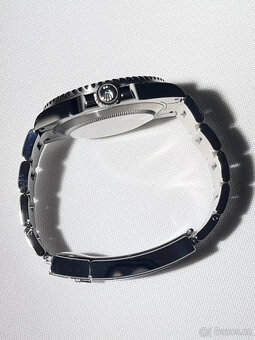 Originální Rolex Submariner Date 2023 Green Lunette LC 100 - 3
