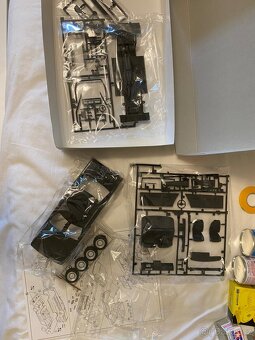Stříkací pistole Tamiya + Nissan Skyline + materiál - 3