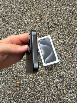 IPhone 15 pro Black - 3