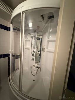 Sprchový kout s uzavřenou jednotkou pro sprchování - 3