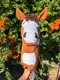 Hobby horse, hnědobílý koník, velikost M - 3