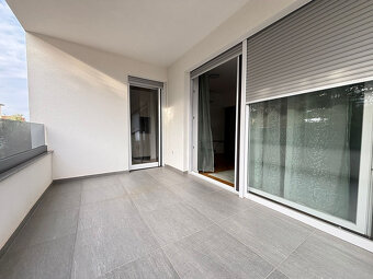 Chorvátsko-Trojizbový zariadený apartmán s bazénom - 3