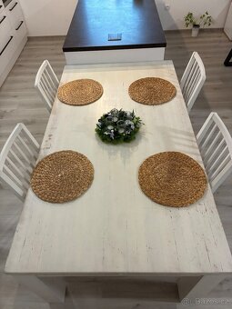 Jídelní stůl z masivu - 3