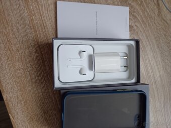 Prodám telefon iPhone Apple 8 64gb - 3