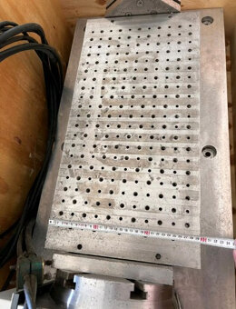 Obráběcí centra - vertikální HRT210 4osy - 3