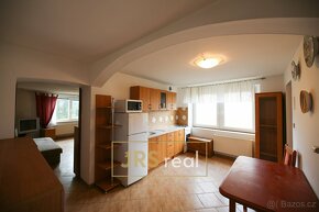 Prodej rodinného domu 4+2, CP 1164 m2 v Dambořicích - 3