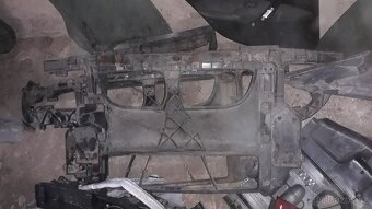 Bmw 1 e87 světla a chladičová stěna - 3