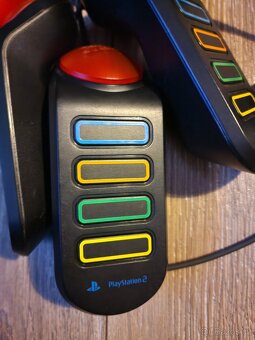 Prodám Buzz hry PS3 + BUZZERS - 3