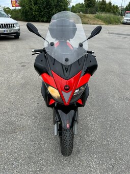 Aprilia Sr Max 300 - 3