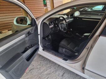 Škoda superb combi 2L 103kw r.v. 2011 - 3