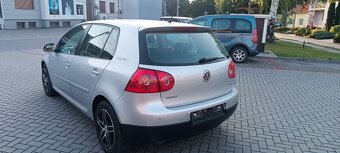 VW Golf 5 1,6-75kw-benzín-bez koroze - 3