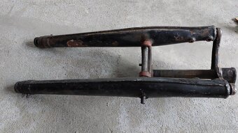 ČZ 150C přední vidlice (tlumiče, kluzáky, šavle, krk, brýle) - 3