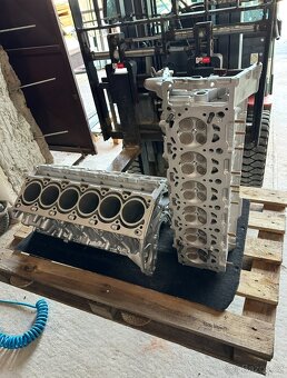 Blok motoru V12 - 3