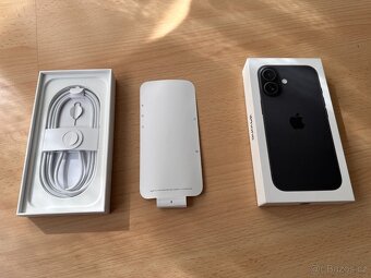 Krabička pro Apple iPhone 16 Black 256GB + pletený kabel - 3