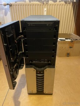 Počítačová skříň Integra – kvalitní, masivní konstrukce - 3