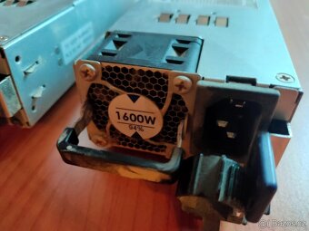 30x zdroj FSP Fortron 1600W, 10 rig Gigabyte - 3