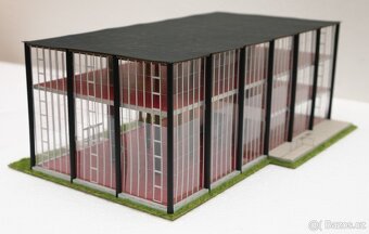 Památník T. Bati ve Zlíně - modelová železnice TT (1:120) - - 3